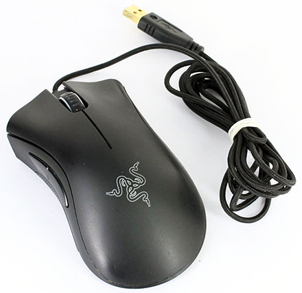RAZER DeathAdder Chroma Multi-Color Ergonomic Gaming Mouse (10.000 DPI Sensor) [<b>RECERTIFIED, 1 Jahr warranty</b>] (RZ01-01210100)